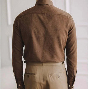 Camisa Social Masculina Romenzi Torino RZ088, feita com materiais premium, caimento impecável e detalhes refinados. Ideal para negócios e eventos elegantes.