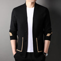 Cardigan Masculino Palermo Romenzi RZ649 em detalhe, peça sofisticada em lã, microfibra e caxemira premium, ideal para looks casuais ou formais elegantes.
