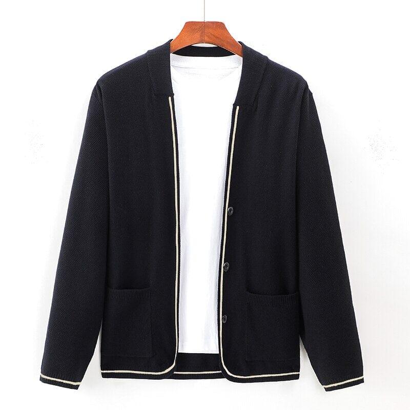 Cardigan Masculino Slim Romenzi RZ650 em detalhe, peça elegante em lã e poliéster premium, com design slim que garante estilo moderno e sofisticado.