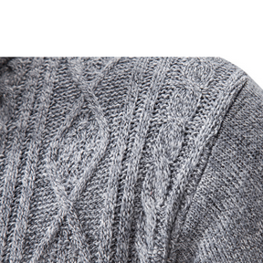 Cardigan Masculino Social Romenzi RZ651 em detalhe, peça premium em poliéster com gola alta, versátil e sofisticada para ocasiões profissionais ou casuais.