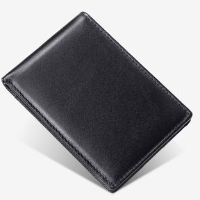 Carteira Masculina Slim Romenzi RZ481 feita em couro PU com costura refinada e compartimentos para dinheiro, cartões e documentos do dia a dia.