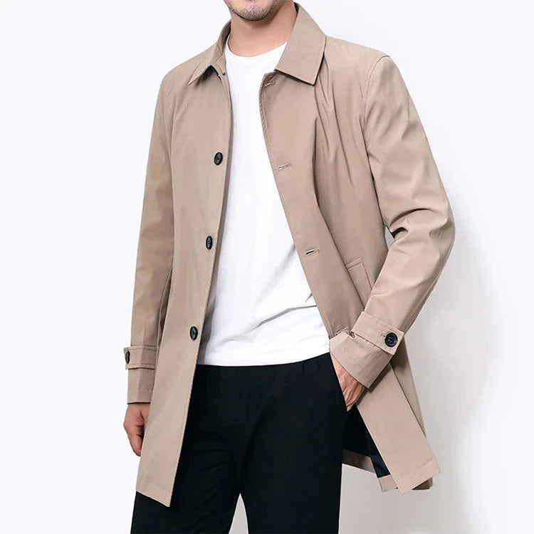 Casaco Longo Masculino Romenzi RZ133 com design clássico, tecido premium leve e macio, e decote polo, ideal para estilo e conforto em todas as ocasiões.
