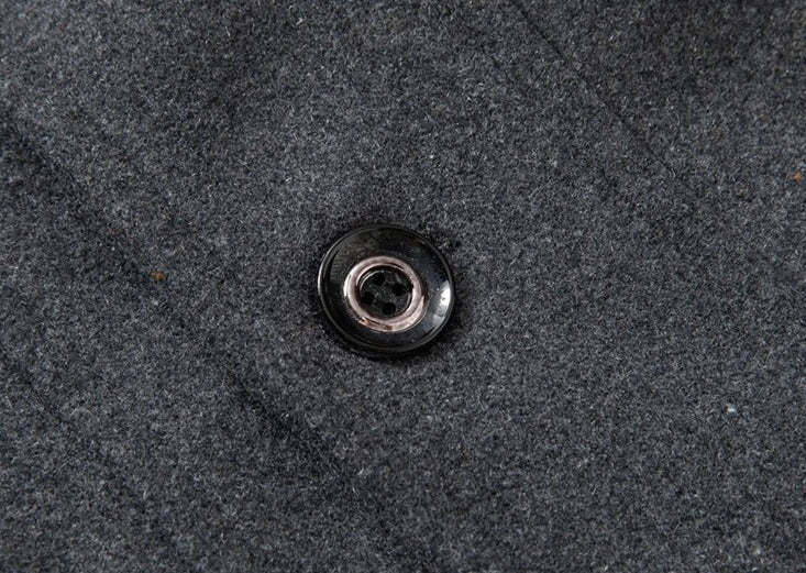 Casaco Masculino Grife Romenzi RZ124 em lã premium com design elegante, parte interna removível e corte sofisticado, perfeito para qualquer ocasião.