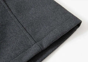 Casaco Masculino Grife Romenzi RZ124 em lã premium com design elegante, parte interna removível e corte sofisticado, perfeito para qualquer ocasião.