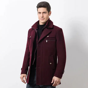 Casaco Masculino Grife Romenzi RZ132 inspirado no clássico britânico, confeccionado em algodão e lã premium, resistente, confortável e com design atemporal.