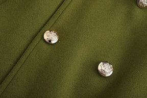 Casaco Transpassado Masculino Romenzi RZ144 em tecido leve e resistente, com design clássico e moderno, perfeito para ocasiões formais.