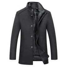 Casaco Trench Coat Masculino de Lã Grife Romenzi RZ129 em lã premium, com design britânico elegante e colete removível para maior versatilidade.
