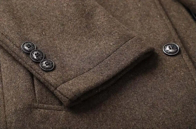 Casaco Trench Coat Masculino de Lã Grife Romenzi RZ129 em lã premium, com design britânico elegante e colete removível para maior versatilidade.