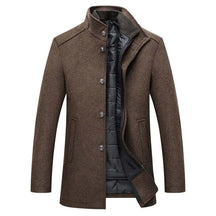 Casaco Trench Coat Masculino de Lã Grife Romenzi RZ129 em lã premium, com design britânico elegante e colete removível para maior versatilidade.