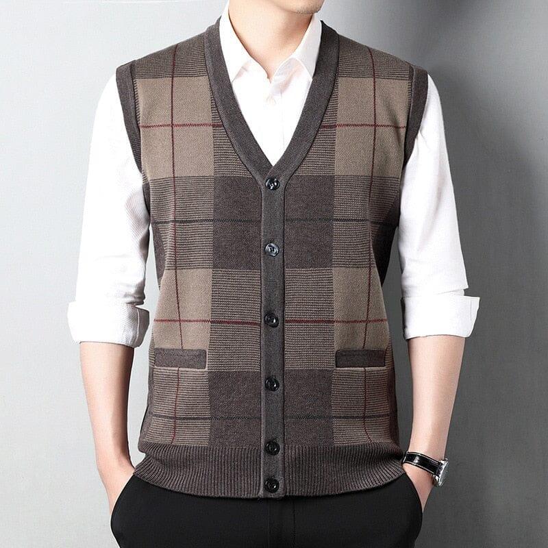 Colete Masculino Com Botões Austin Romenzi RZ654 em detalhe, peça clássica elegante e resistente, ideal para compor produções casuais ou formais.