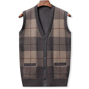 Colete Masculino Com Botões Austin Romenzi RZ654 em detalhe, peça clássica elegante e resistente, ideal para compor produções casuais ou formais.