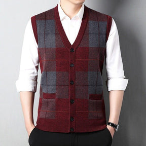 Colete Masculino Com Botões Austin Romenzi RZ654 em detalhe, peça clássica elegante e resistente, ideal para compor produções casuais ou formais.