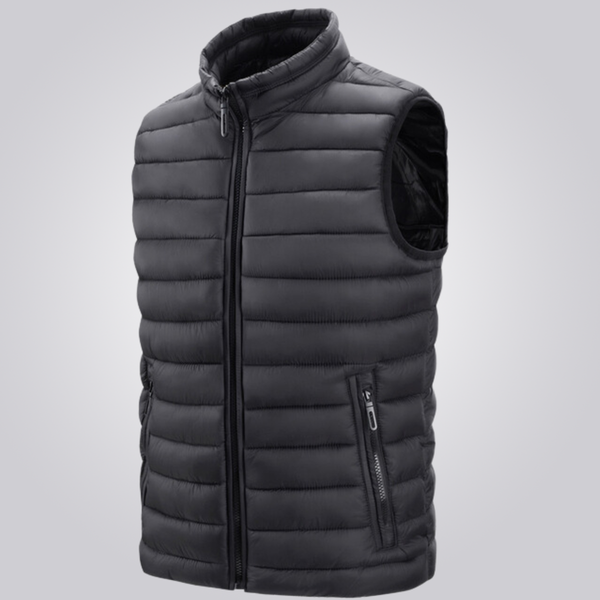 Colete Masculino Puffer Romenzi RZ670 em detalhe, peça acolchoada resistente e sofisticada, ideal para aquecer com estilo em dias frios de até -6ºC.