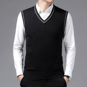 Colete Masculino Social Romenzi Essentials RZ662 em detalhe, peça social sofisticada e resistente, ideal para compor produções masculinas elegantes e formais.