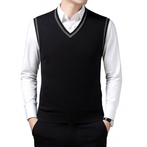 Colete Masculino Social Romenzi Essentials RZ662 em detalhe, peça social sofisticada e resistente, ideal para compor produções masculinas elegantes e formais.