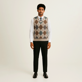 Colete Masculino Tricot Diamond Romenzi RZ665 em detalhe, peça sofisticada em tricot resistente e elegante, ideal para produções casuais ou sociais.