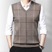 Colete Masculino Tricot Paris Romenzi RZ666 em detalhe, peça elegante em tricot premium, inspirada na moda parisiense, ideal para looks casuais e formais.