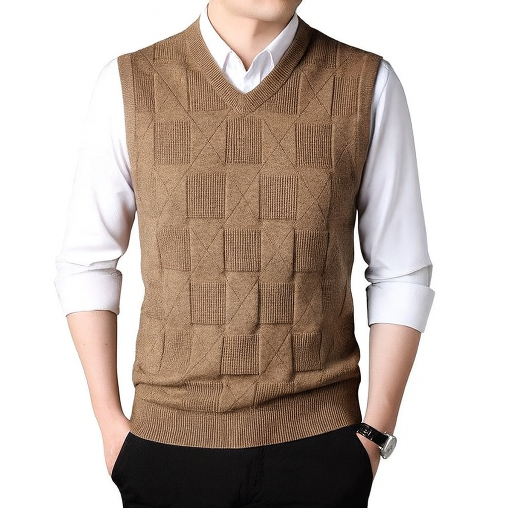 Colete Masculino Tricot Xadrez Romenzi RZ668 em detalhe, peça sofisticada em tricot premium com padronagem clássica, ideal para looks casuais e formais.