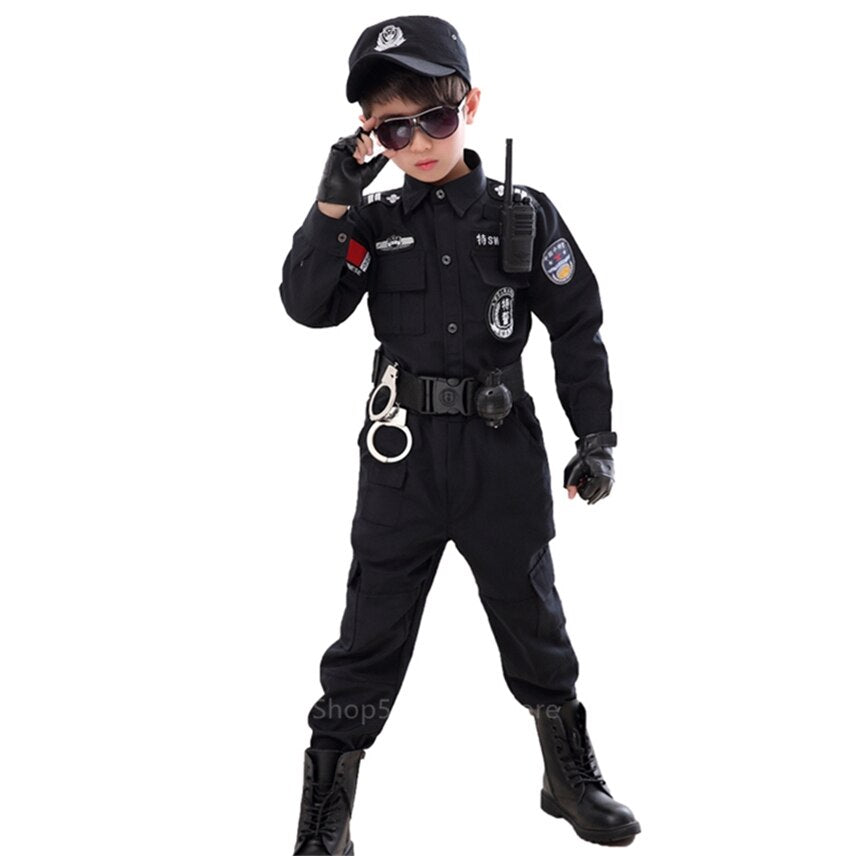 Fantasia Infantil Policial Completo com roupas e acessórios: camiseta, calça, boné, óculos, luvas, cinto e walkie talkie, ideal para festas e diversão.