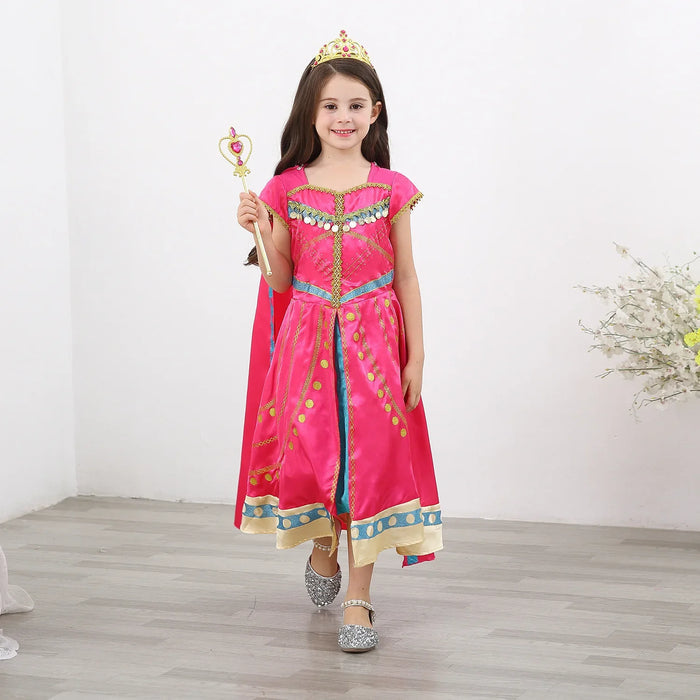 Fantasia Infantil Vestido Princesa das Arábias rosa com coroa e varinha, feita em poliéster, ideal para festas e momentos mágicos.