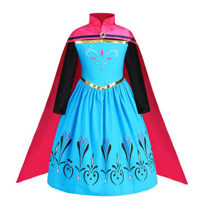 Fantasia Infantil Vestido Princesa do Gelo Azul feito em algodão e poliéster, ideal para festas infantis e brincadeiras cheias de imaginação.