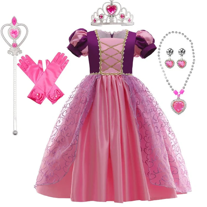 Fantasia Infantil Vestido Princesa Roxa Luxo com vestido, coroa, varinha, luva, colar e brinco, feita em poliéster, algodão e renda.