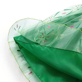 Fantasia Infantil Vestido Princesa Verde de Festa com vestido, coroa, varinha e luva em malha e poliéster, perfeita para festas e momentos mágicos.