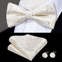 Conjunto Gravata Borboleta Romenzi RZ452 com nó pronto, 2 abotoaduras e 1 lenço de bolso. Sofisticação e estilo para homens elegantes.