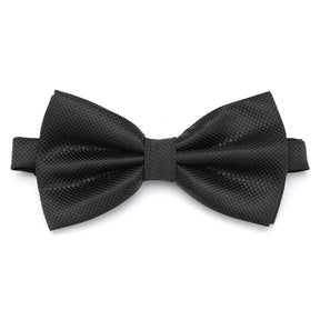 Gravata Borboleta Romenzi RZ453 com design elegante, acabamento premium e caimento perfeito para ocasiões especiais e looks sofisticados.