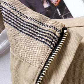 Jaqueta Casual Masculina Romenzi RZ154, confeccionada com materiais premium, costuras reforçadas e design sofisticado para versatilidade e conforto.