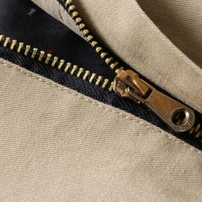 Jaqueta Casual Masculina Romenzi RZ154, confeccionada com materiais premium, costuras reforçadas e design sofisticado para versatilidade e conforto.