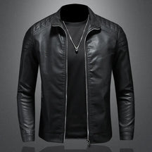 Jaqueta de Motociclista Masculina Romenzi RZ126 feita em poliéster resistente, com forro acolchoado, reforços de segurança e design moderno e estiloso.