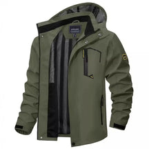 Jaqueta Impermeável Masculina Romenzi RZ323 feita com materiais impermeáveis e respiráveis, design ergonômico e moderno. Ideal para dias chuvosos e ao ar livre.