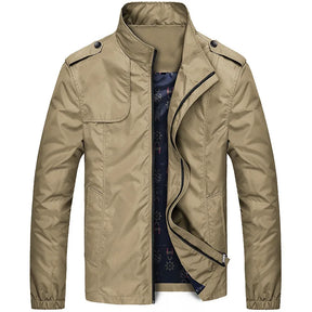 Jaqueta Masculina Forrada North Romenzi RZ208, possui design elegante, alta qualidade e conforto, com detalhes que destacam sua autenticidade.