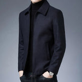 Jaqueta Masculina Outward Romenzi RZ149 com design sofisticado, conforto premium e alta durabilidade.