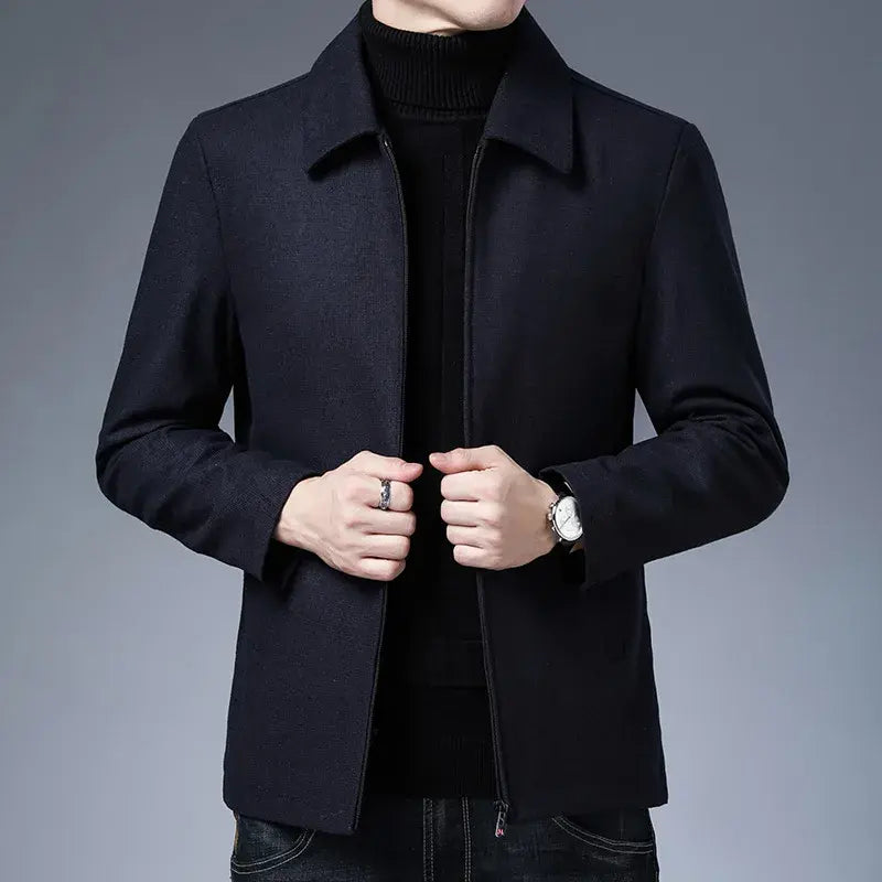 Jaqueta Masculina Outward Romenzi RZ149 com design sofisticado, conforto premium e alta durabilidade.