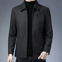Jaqueta Masculina Outward Romenzi RZ149 com design sofisticado, conforto premium e alta durabilidade.