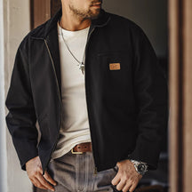 Jaqueta Vintage Masculina Romenzi RZ324 com estilo clássico, acabamento refinado e tecido durável. Elegância e versatilidade para ocasiões casuais ou sociais.