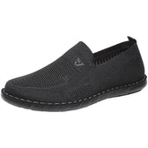 Mocassim Masculino Aero Romenzi RZ730 em detalhe, mocassim leve em materiais de alta qualidade que oferece conforto, durabilidade e estilo sofisticado.