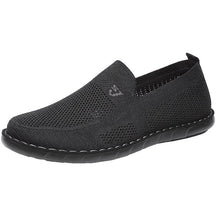 Mocassim Masculino Aero Romenzi RZ730 em detalhe, mocassim leve em materiais de alta qualidade que oferece conforto, durabilidade e estilo sofisticado.