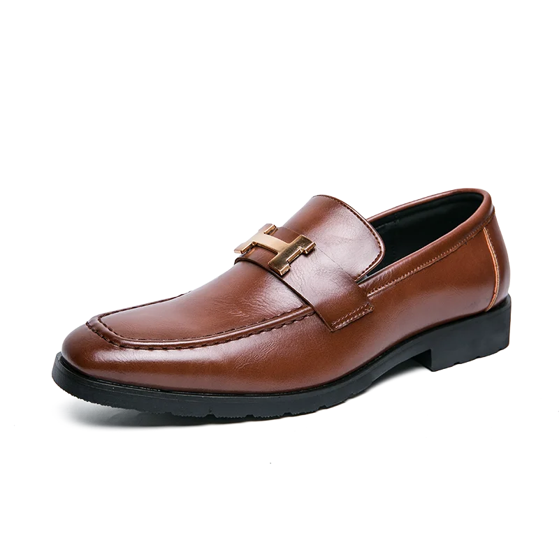 Mocassim masculino em couro premium, com acabamento artesanal, palmilha acolchoada e solado flexível. Elegância para looks casuais e formais.