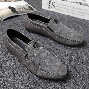 Mocassim Masculino Elegance Romenzi RZ733 em detalhe, calçado premium sofisticado e resistente, ideal para looks casuais e sociais com autenticidade.