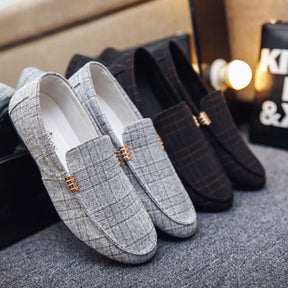 Mocassim Masculino Germany Romenzi RZ737 em detalhe, mocassim sofisticado em materiais de alta qualidade que oferece conforto, elegância e durabilidade.