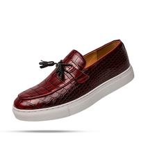 Mocassim Masculino Romenzi Oslo RZ741 em detalhe, modelo clássico em materiais de alta qualidade que oferece conforto, durabilidade e estilo refinado.