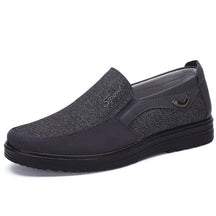 Mocassim Masculino Royal Romenzi RZ727 em detalhe, calçado premium sofisticado, resistente e versátil para looks casuais ou sociais com estilo.