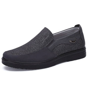 Mocassim Masculino Royal Romenzi RZ727 em detalhe, calçado premium sofisticado, resistente e versátil para looks casuais ou sociais com estilo.