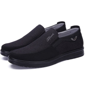 Mocassim Masculino Royal Romenzi RZ727 em detalhe, calçado premium sofisticado, resistente e versátil para looks casuais ou sociais com estilo.