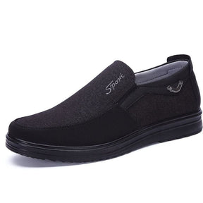 Mocassim Masculino Royal Romenzi RZ727 em detalhe, calçado premium sofisticado, resistente e versátil para looks casuais ou sociais com estilo.