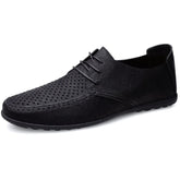Mocassim Masculino Viena Romenzi RZ747 em detalhe, calçado sofisticado e resistente, com design minimalista que garante estilo versátil e elegante.