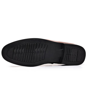 Mocassim Masculino Zurique Romenzi RZ748 em detalhe, calçado premium de design clássico, elegante e resistente, ideal para ocasiões casuais e formais.